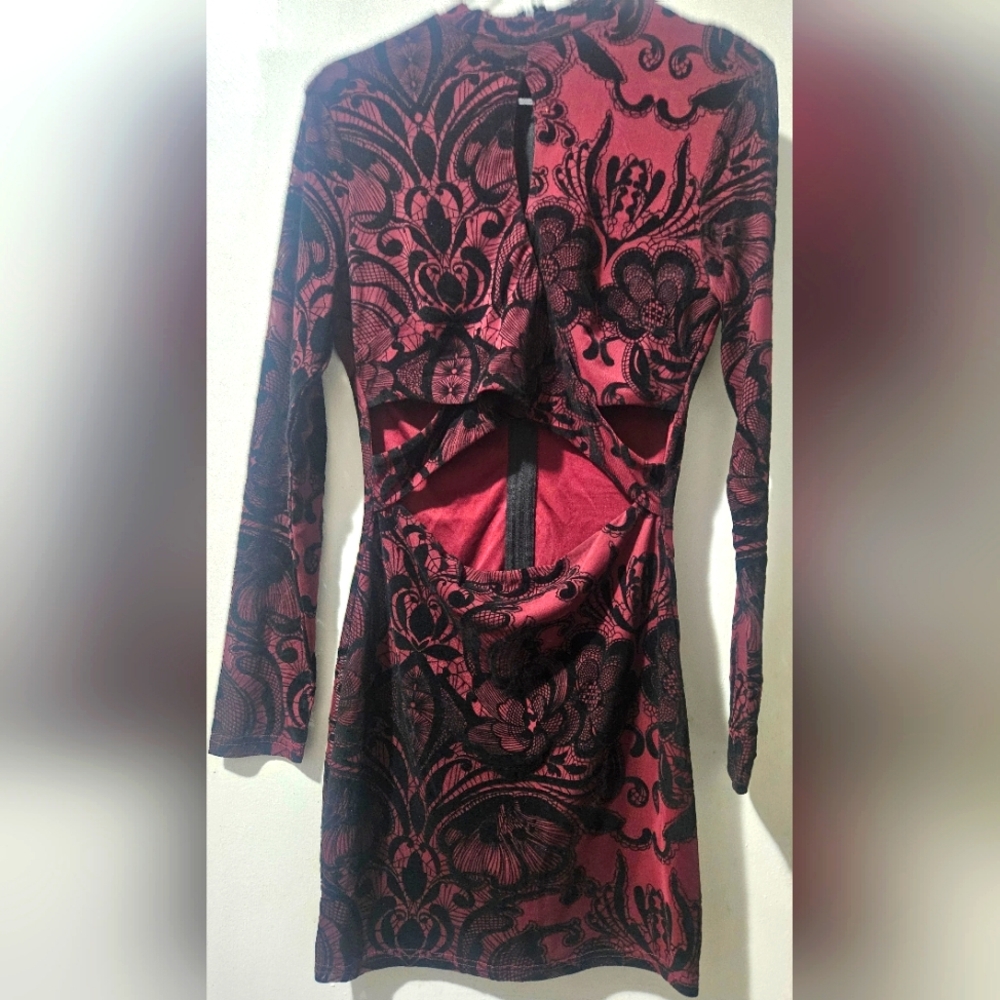 FN Burgundy and Black Bodycon Dress with Long Sleeves - Picture 3 of 4